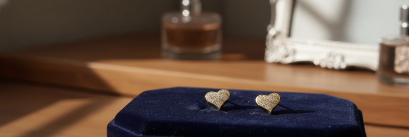 Le Battement Infinitésimal — Boucles d’oreilles Délicates — Édition Unique 1-sur-1